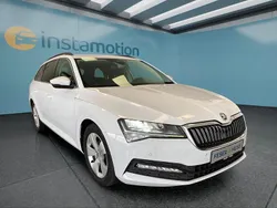 Weiß Gebraucht 2021 Skoda Superb Kombi | 20.949 € (Fairer Preis)