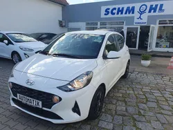 Brass / met Gebraucht 2022 Hyundai i10 Trend Kleinwagen | 14.999 € (Fairer Preis)