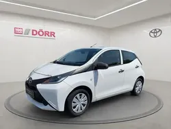 Pianosaweiß Gebraucht 2019 Toyota Aygo Business Edition Kleinwagen | 8.600 € (Guter Preis)