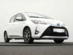 Weiß Gebraucht 2019 Toyota Yaris Hybrid Team Limousine | 14.940 € (Fairer Preis)