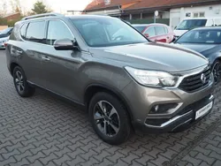 Beige Gebraucht 2019 Ssangyong Rexton Quartz SUV | 20.900 € (Fairer Preis)