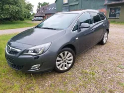 Silber Gebraucht 2011 Opel Astra Kombi | 3.000 €
