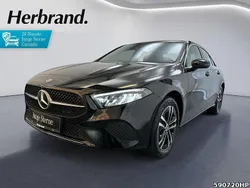 Unilack nachtschwarz Gebraucht 2024 Mercedes A250 Progressive Limousine | 31.480 € (Fairer Preis)
