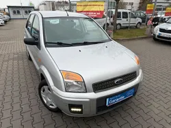 Silber Gebraucht 2010 Ford Fusion Style Limousine | 3.200 € (Fairer Preis)