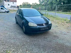 Blau Gebraucht 2005 VW Golf V Limousine | 950 € (Guter Preis)