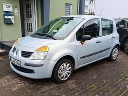 Grau Gebraucht 2005 Renault Modus Authentique Van / Kleinbus | 2.108 € (Fairer Preis)