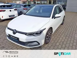 Weiß Gebraucht 2022 VW Golf VIII Active Limousine | 21.850 € (Fairer Preis)