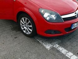 Rot Gebraucht 2007 Opel Astra GTC Limousine | 2.100 € (Guter Preis)