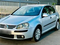 Grau Gebraucht 2006 VW Golf V Limousine | 3.500 € (Etwas zu teuer)