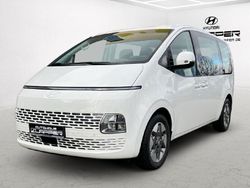 Creamy white Gebraucht 2024 Hyundai Staria Trend Van / Kleinbus | 44.990 € (Superpreis)