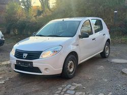 Weiß Gebraucht 2009 Dacia Sandero Kleinwagen | 1.200 € (Guter Preis)