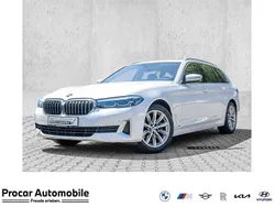Weiß Gebraucht 2023 BMW 520 Luxury Line Kombi | 39.680 € (Fairer Preis)