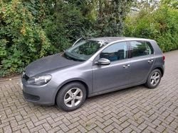 Grau Gebraucht 2010 VW Golf VI Limousine | 3.500 €