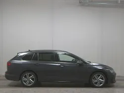 Grau Gebraucht 2021 VW Golf VIII R-line Kombi | 21.480 € (Guter Preis)