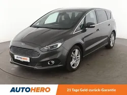 Grau Gebraucht 2016 Ford S-MAX Titanium Van / Kleinbus | 18.950 € (Etwas zu teuer)