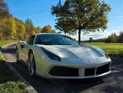 Weiß Gebraucht 2016 Ferrari 488 Coupé | 209.900 € (Etwas zu teuer)