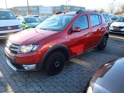 Rot Gebraucht 2016 Dacia Sandero Prestige Limousine | 6.990 € (Guter Preis)