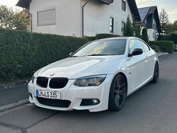 Weiß Gebraucht 2012 BMW 335 Basis Coupé | 21.500 € (Fairer Preis)