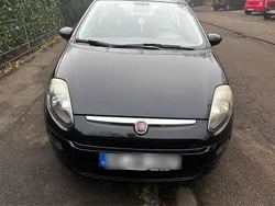 Schwarz Gebraucht 2011 Fiat Grande Punto Kleinwagen | 2.399 € (Fairer Preis)