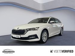 Weiß Gebraucht 2022 Skoda Octavia Ambition Kombi | 25.480 € (Guter Preis)