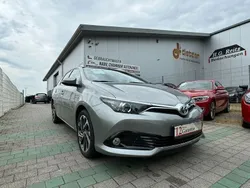 Grau Gebraucht 2016 Toyota Auris Touring Sports Design Kombi | 14.999 € (Etwas zu teuer)