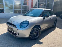 Silber Gebraucht 2024 Mini Cooper Essential Kleinwagen | 26.999 € (Fairer Preis)