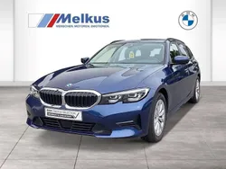 Blau Gebraucht 2022 BMW 320 Kombi | 34.870 € (Teuer)