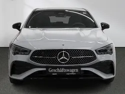 Gebraucht 2025 Mercedes CLA200 Shooting Brake Kombi | 45.970 €