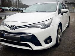 Weiß Gebraucht 2016 Toyota Avensis Edition-S Kombi | 8.850 € (Etwas zu teuer)