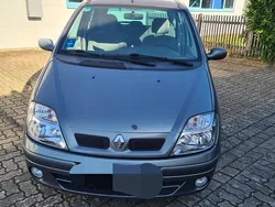 Gold Gebraucht 2003 Renault Scénic Van / Kleinbus | 1.350 € (Etwas zu teuer)