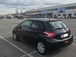 Schwarz Gebraucht 2014 Peugeot 208 Kleinwagen | 4.100 € (Fairer Preis)