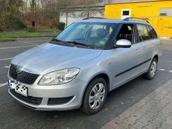 Brilliantsilber metallic Gebraucht 2013 Skoda Fabia Ambition Kombi | 5.699 € (Fairer Preis)
