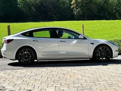 Weiß Gebraucht 2021 Tesla Model 3 Long Range Limousine | 27.500 € (Guter Preis)
