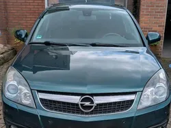 Grün Gebraucht 2006 Opel Vectra GTS Coupé | 2.100 €