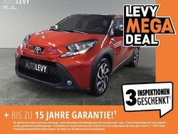 Chili red perleffekt/ night sky black Gebraucht 2022 Toyota Aygo X Basis SUV | 13.970 € (Fairer Preis)