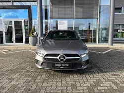 Grau Gebraucht 2022 Mercedes A180 Kleinwagen | 25.450 € (Fairer Preis)