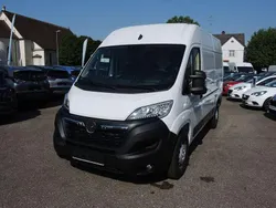 Weiss Gebraucht 2023 Opel Movano Selection Van | 33.500 € (Teuer)