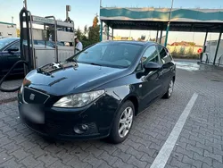 Blau Gebraucht 2011 Seat Ibiza ST Kombi | 1.900 €