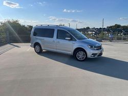 Silber Gebraucht 2015 VW Caddy Maxi Highline Van / Kleinbus | 14.900 € (Fairer Preis)