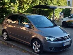 Braun Gebraucht 2011 VW Golf VI Team Kombi | 2.500 € (Fairer Preis)