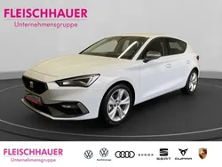 Weiss Gebraucht 2024 Seat Leon CONNECT Limousine | 25.460 € (Guter Preis)