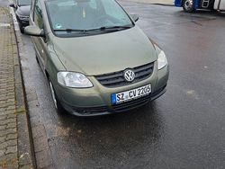 Grün Gebraucht 2006 VW Fox Kleinwagen | 1.980 € (Etwas zu teuer)