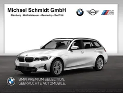 Alpinweiß uni Gebraucht 2024 BMW 330e M Sport Kombi | 42.390 € (Guter Preis)