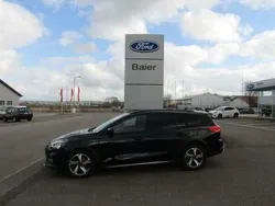 Obsidianschwarz metallic Gebraucht 2020 Ford Focus Active X Kombi | 24.990 € (Teuer)