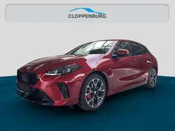 Rot Neu 2025 BMW 120 Performance Kleinwagen | 41.180 € (Etwas zu teuer)