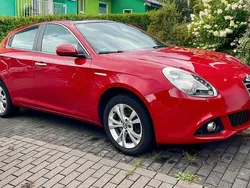 Rot Gebraucht 2015 Alfa Romeo Giulietta Kleinwagen | 8.599 € (Fairer Preis)