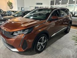 Braun Gebraucht 2021 Peugeot 5008 Allure Van / Kleinbus | 25.950 € (Guter Preis)