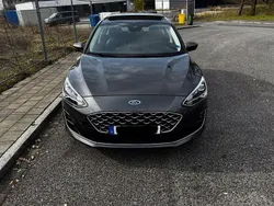 Grau Gebraucht 2018 Ford Focus Vignale Limousine | 14.700 € (Guter Preis)
