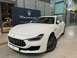 Weiß Gebraucht 2022 Maserati Ghibli GT Coupé | 57.490 € (Etwas zu teuer)