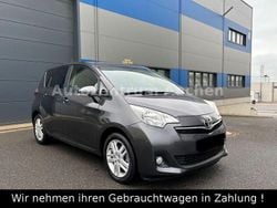 Grau Gebraucht 2014 Toyota Verso-S Van / Kleinbus | 6.999 € (Superpreis)